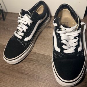 Classic Black and White Men's Sneakers